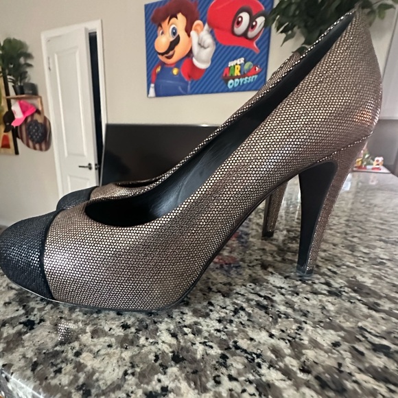 Authentic Chanel Gold Heels Pumps Size 39 - Picture 2 of 13